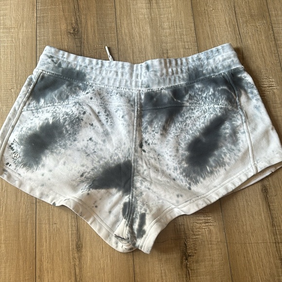 Lululemon Shorts - Picture 2 of 4